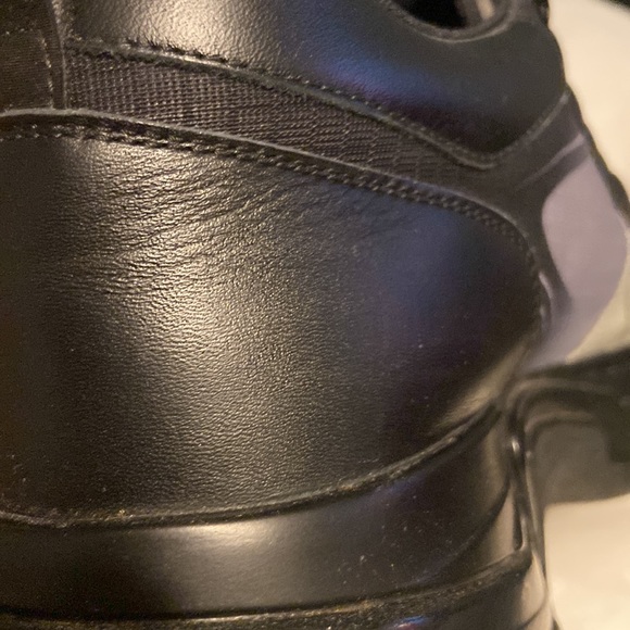 Louis Vuitton Gray/Black  Run Away Monogram Pulse Sneakers Size LV8/US 9 - Picture 13 of 13